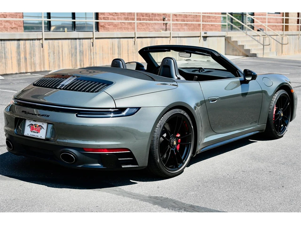 2022 Porsche 992 Carrera 4 - Image 21 of 31