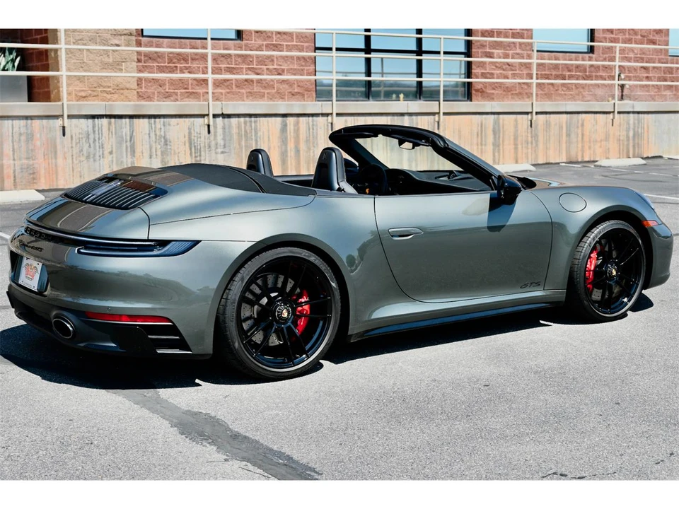 2022 Porsche 992 Carrera 4 - Image 23 of 31