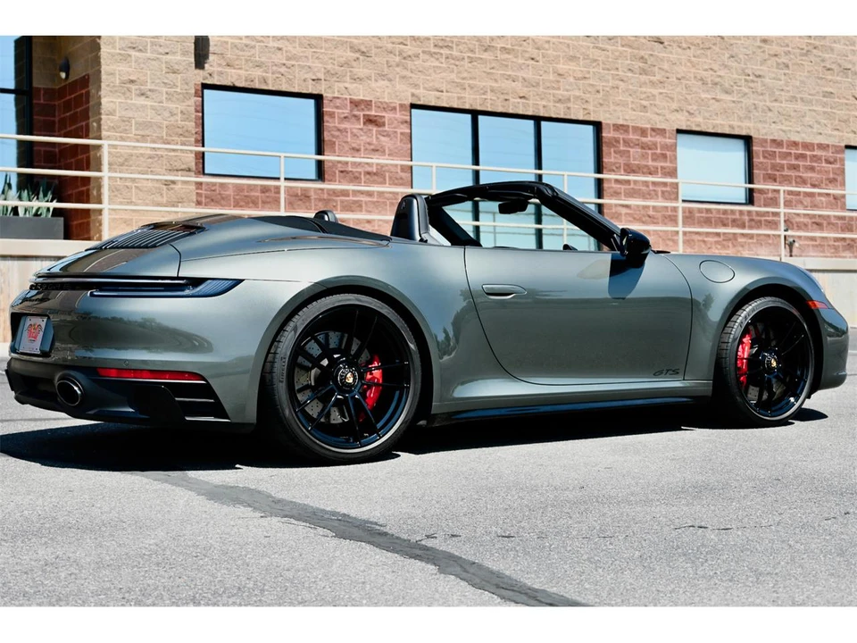 2022 Porsche 992 Carrera 4 - Image 24 of 31