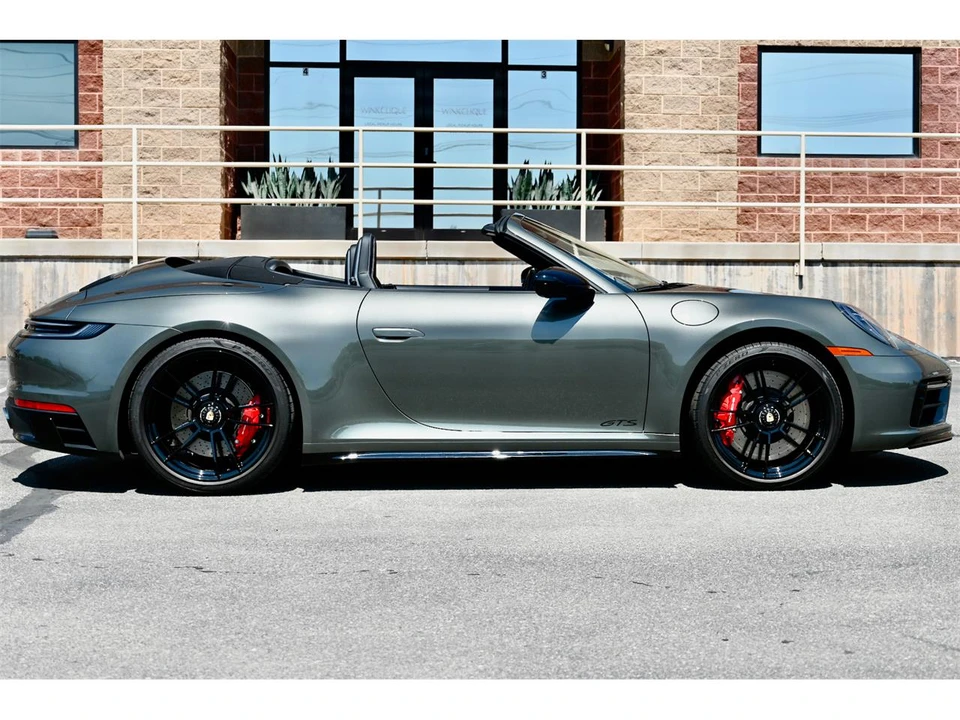 2022 Porsche 992 Carrera 4 - Image 25 of 31