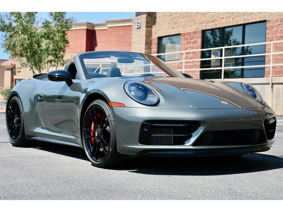 2022 Porsche 992 Carrera 4 - Image 29 of 31