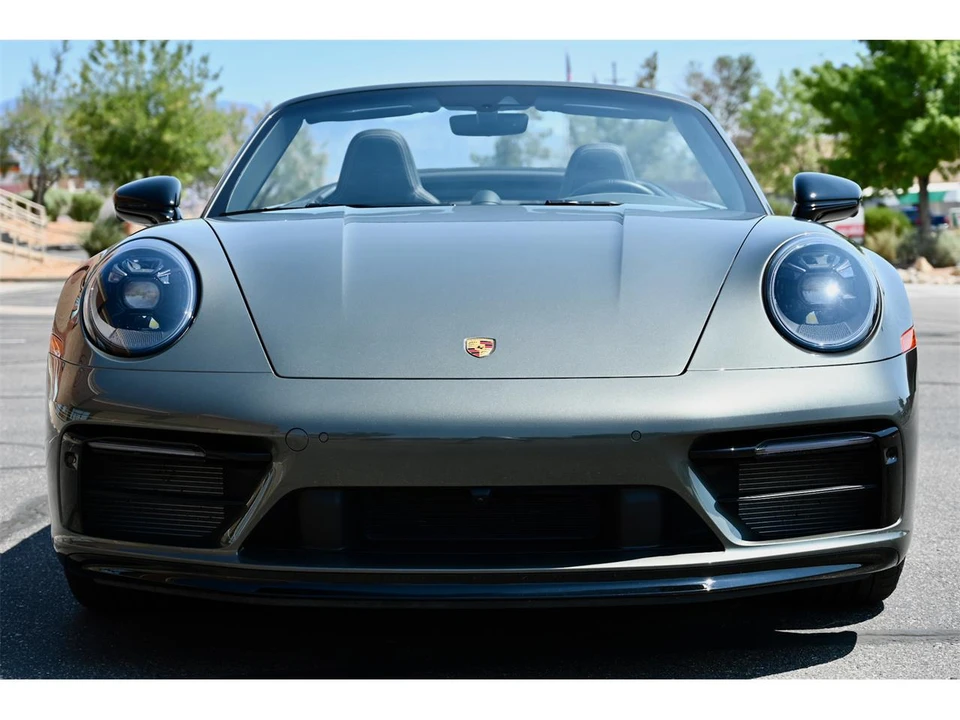 2022 Porsche 992 Carrera 4 - Image 31 of 31