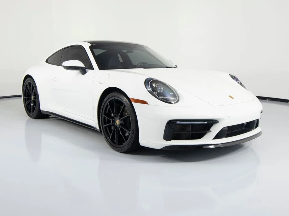 2022 Porsche 992 Carrera 4 - Image 12 of 31