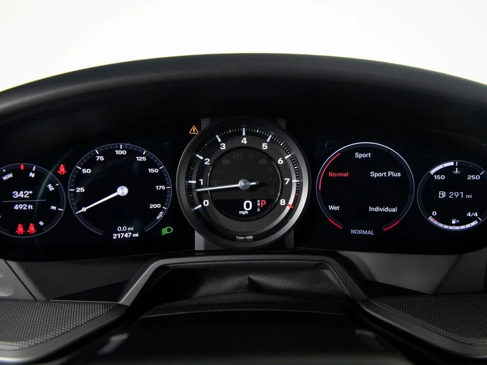 2022 Porsche 992 Carrera 4 - Image 24 of 31