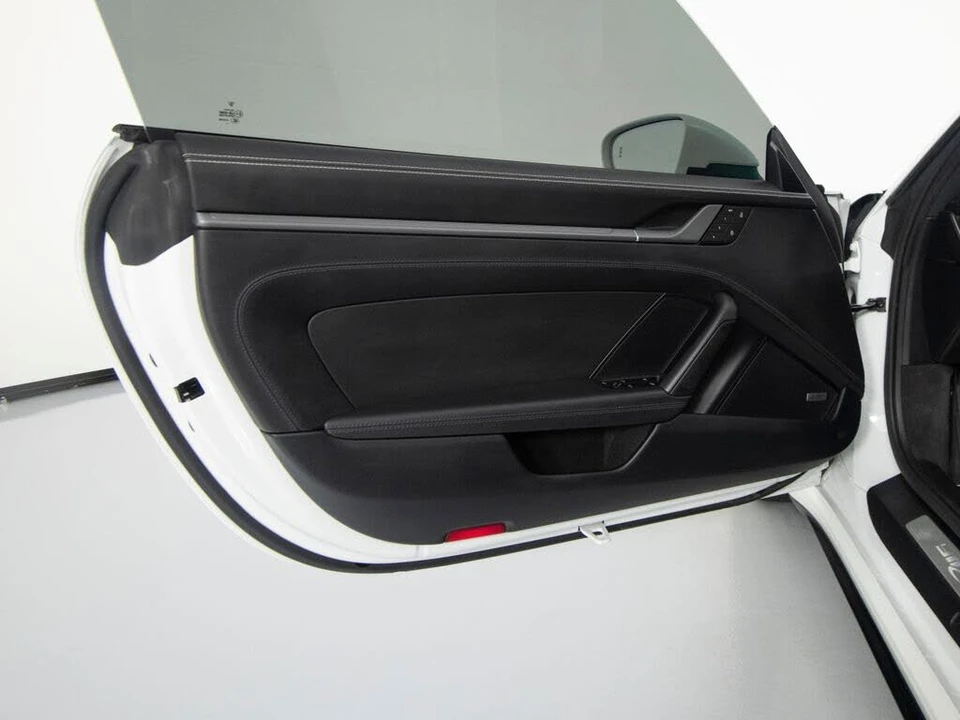 2022 Porsche 992 Carrera 4 - Image 18 of 31