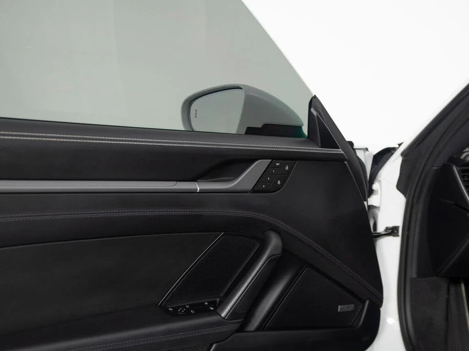 2022 Porsche 992 Carrera 4 - Image 19 of 31