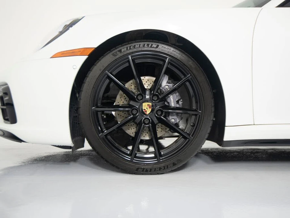 2022 Porsche 992 Carrera 4 - Image 14 of 31