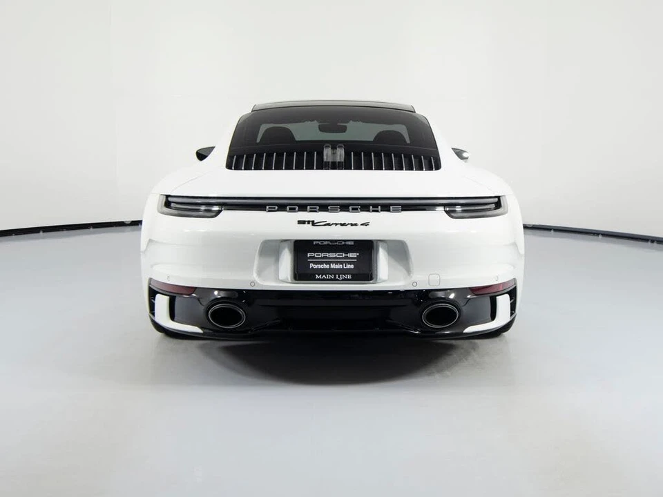 2022 Porsche 992 Carrera 4 - Image 9 of 31