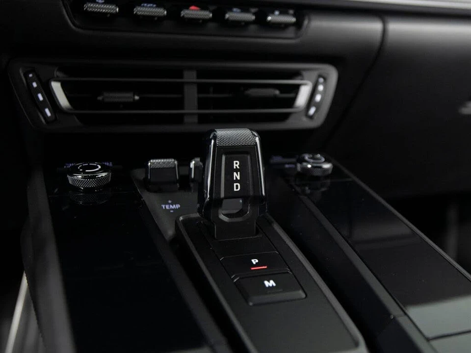 2022 Porsche 992 Carrera 4 - Image 29 of 31