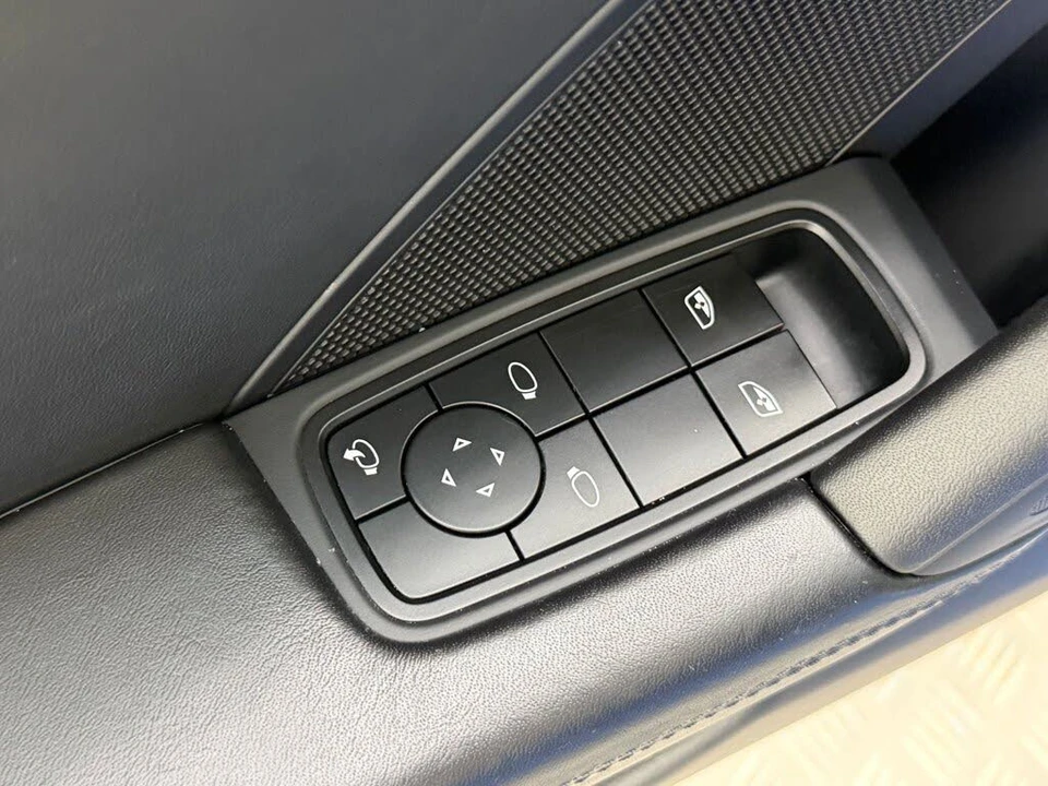2022 Porsche 992 Carrera 4 - Image 13 of 31