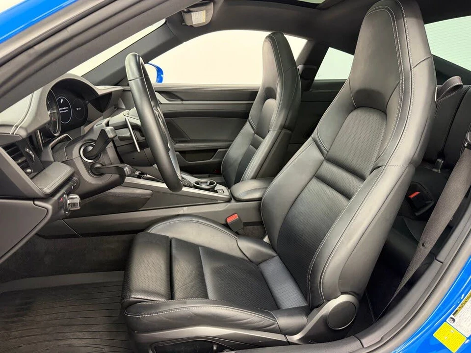 2022 Porsche 992 Carrera 4 - Image 5 of 31