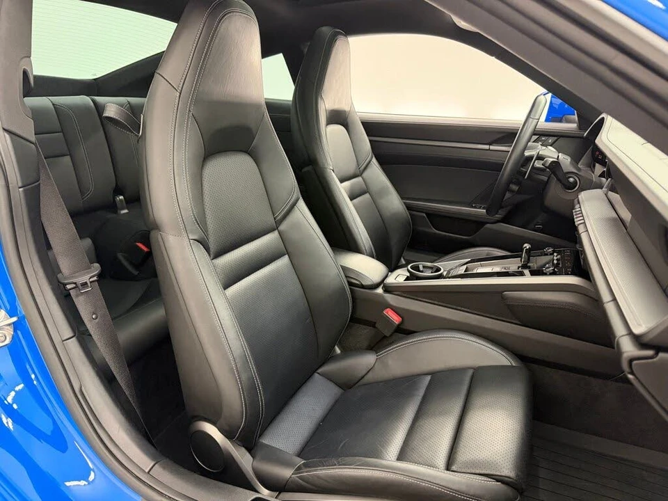 2022 Porsche 992 Carrera 4 - Image 24 of 31
