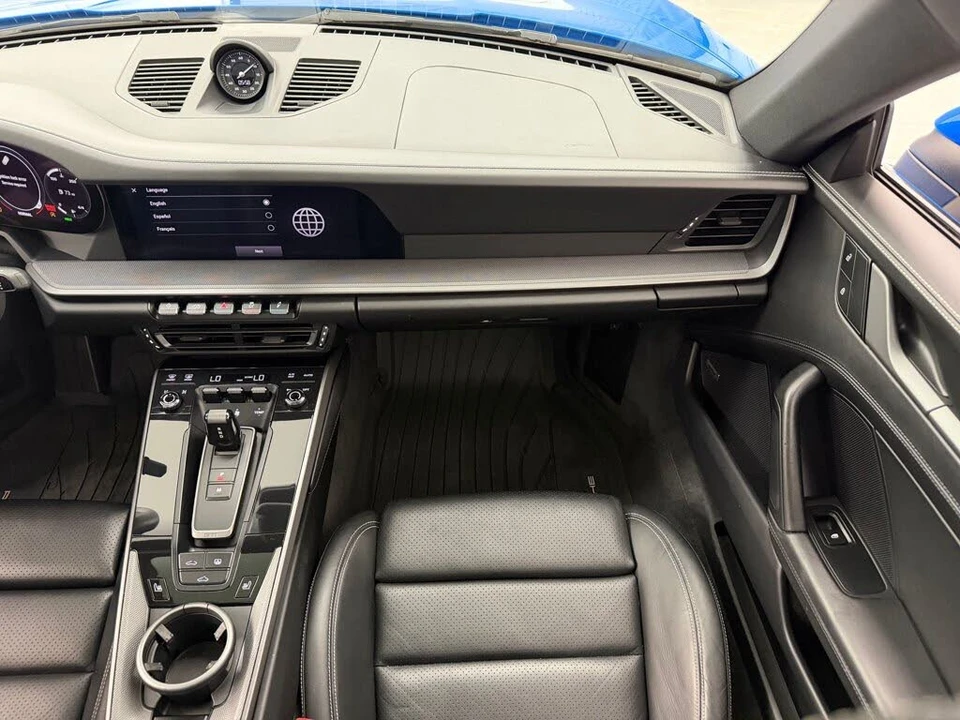 2022 Porsche 992 Carrera 4 - Image 28 of 31