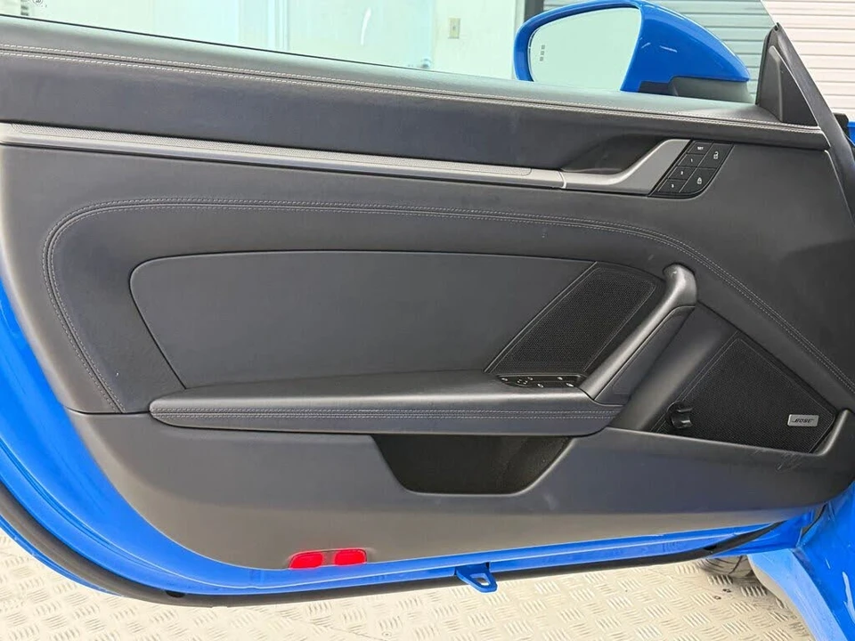 2022 Porsche 992 Carrera 4 - Image 12 of 31