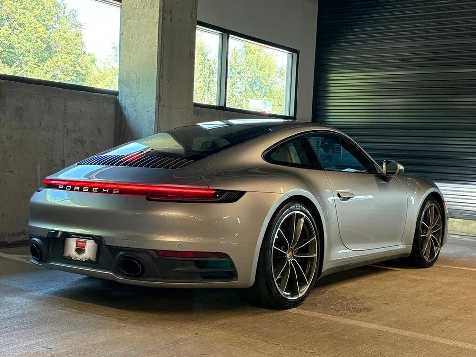 2022 Porsche 992 Carrera 4 - Image 8 of 29