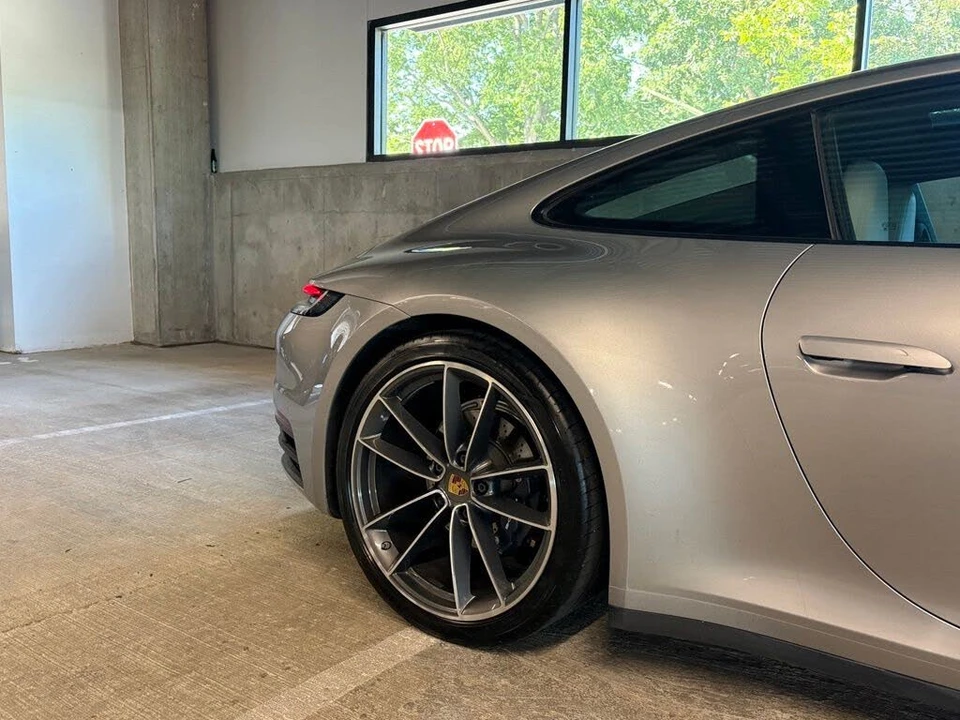 2022 Porsche 992 Carrera 4 - Image 10 of 29