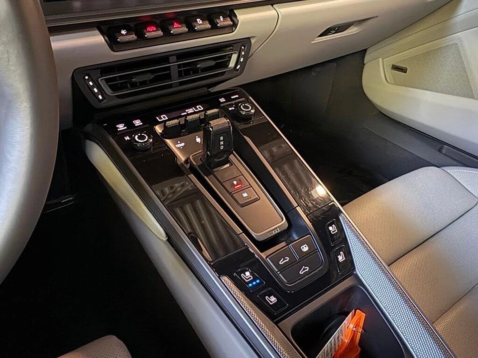 2022 Porsche 992 Carrera 4 - Image 24 of 29
