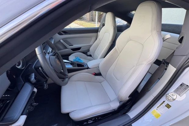 2022 Porsche 992 Carrera 4 - Image 4 of 8
