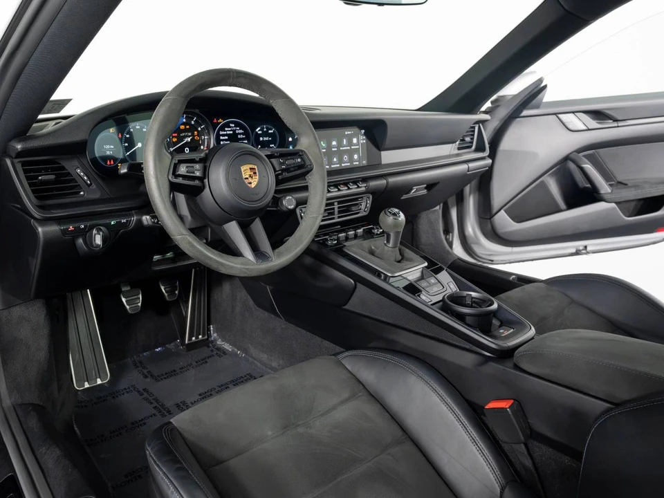 2022 Porsche 992 Carrera GTS - Image 4 of 5