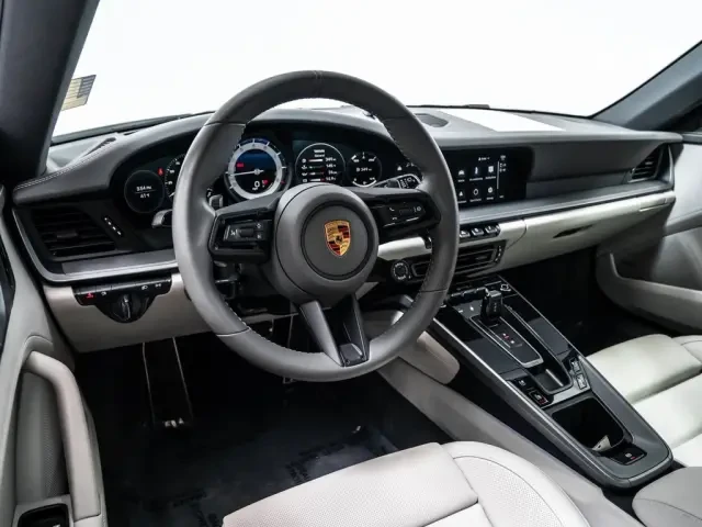 2022 Porsche 992 Carrera 4 - Image 4 of 8