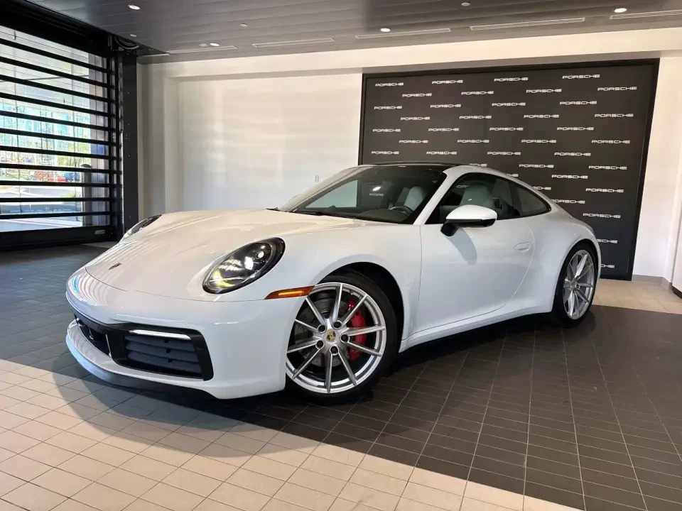 2022 Porsche 992 Carrera 4 - Image 6 of 8