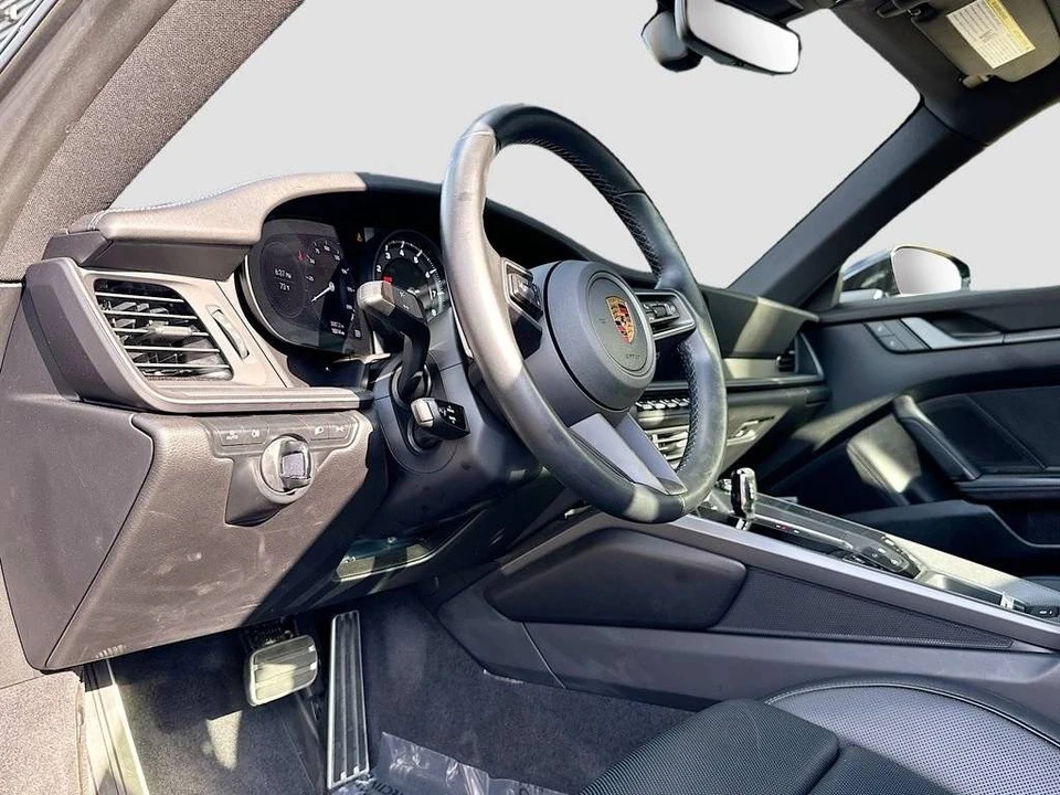 2022 Porsche 992 Carrera 4 - Image 4 of 5