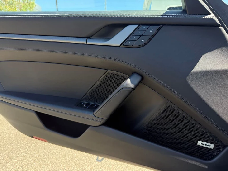 2022 Porsche 992 Carrera 4S - Image 28 of 31