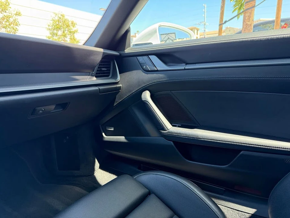 2022 Porsche 992 Carrera 4S - Image 25 of 31