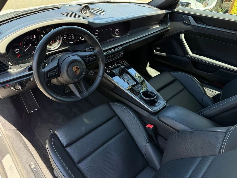 2022 Porsche 992 Carrera 4S - Image 4 of 31