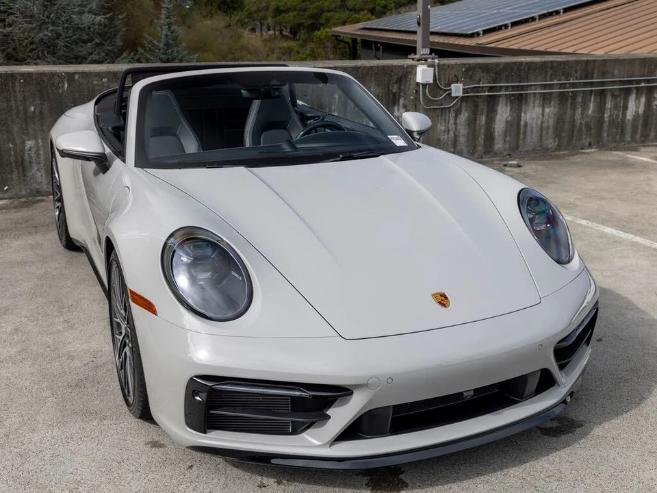 2022 Porsche 992 Carrera 4S - Image 17 of 31