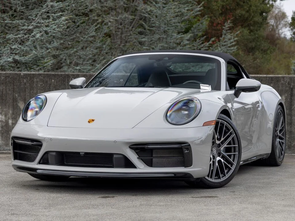 2022 Porsche 992 Carrera 4S - Image 7 of 31