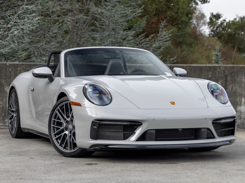 2022 Porsche 992 Carrera 4S - Image 6 of 31