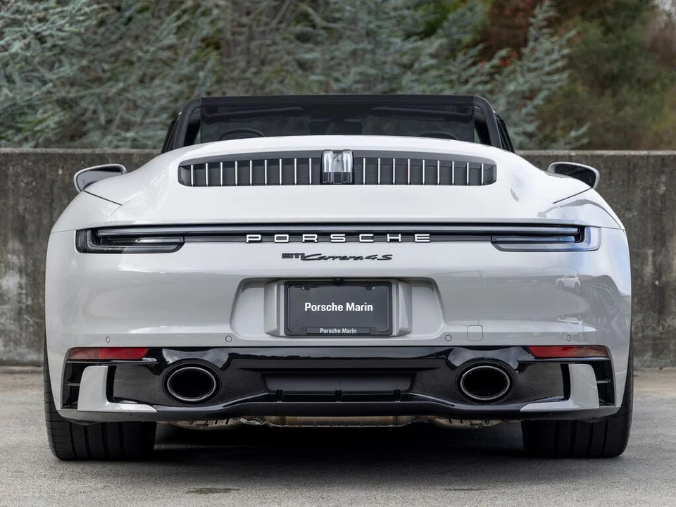2022 Porsche 992 Carrera 4S - Image 10 of 31