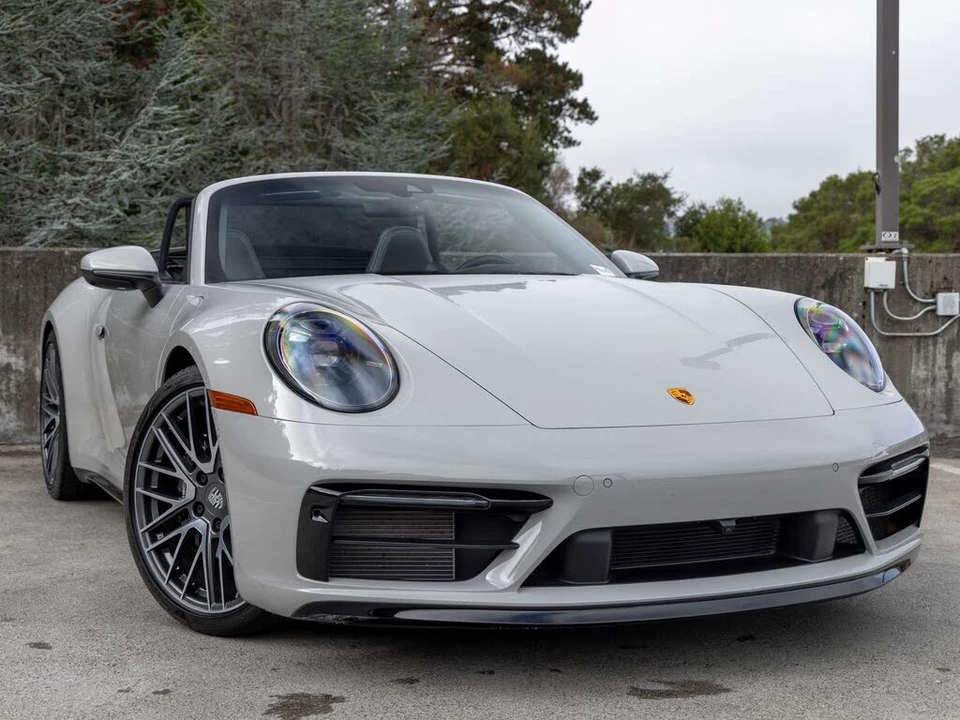 2022 Porsche 992 Carrera 4S - Image 9 of 31