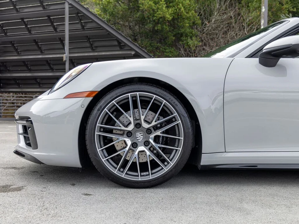 2022 Porsche 992 Carrera 4S - Image 13 of 31