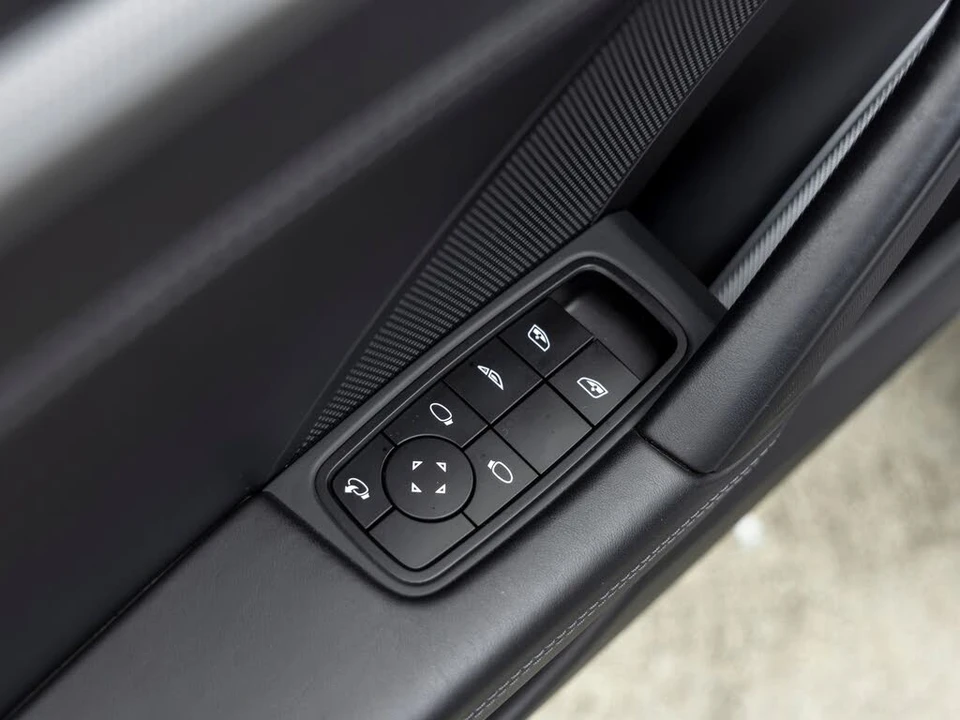 2022 Porsche 992 Carrera 4S - Image 29 of 31