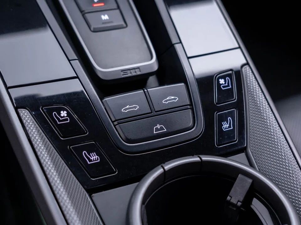 2022 Porsche 992 Carrera 4S - Image 28 of 31