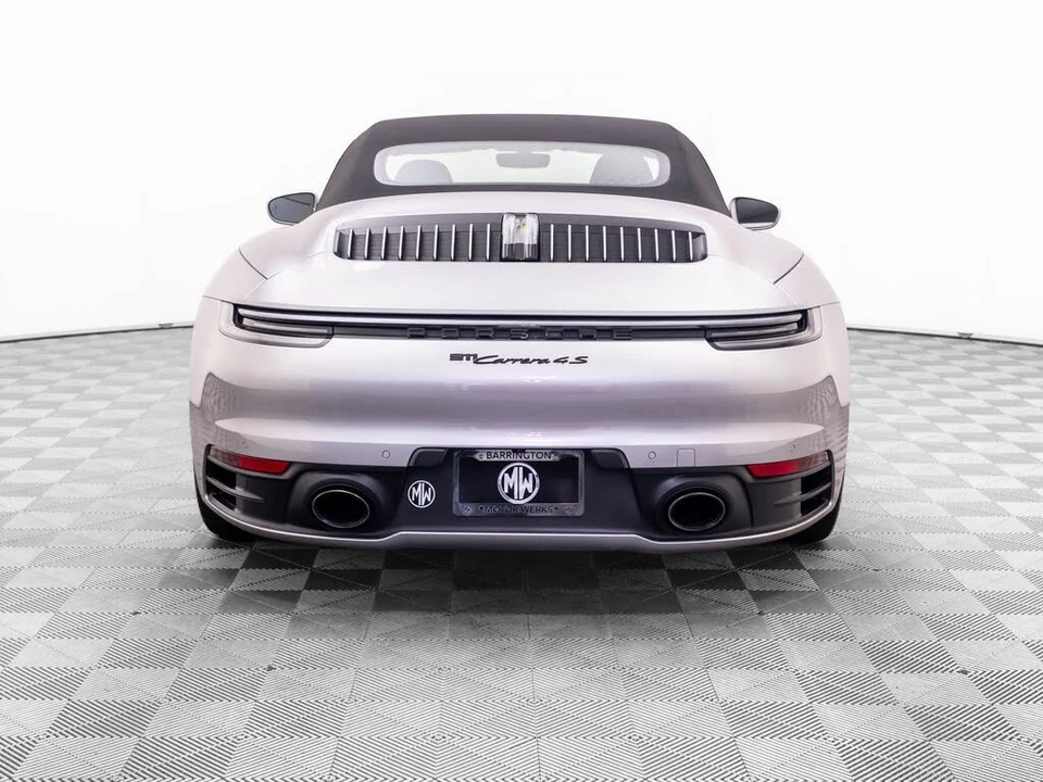 2022 Porsche 992 Carrera 4S - Image 10 of 31