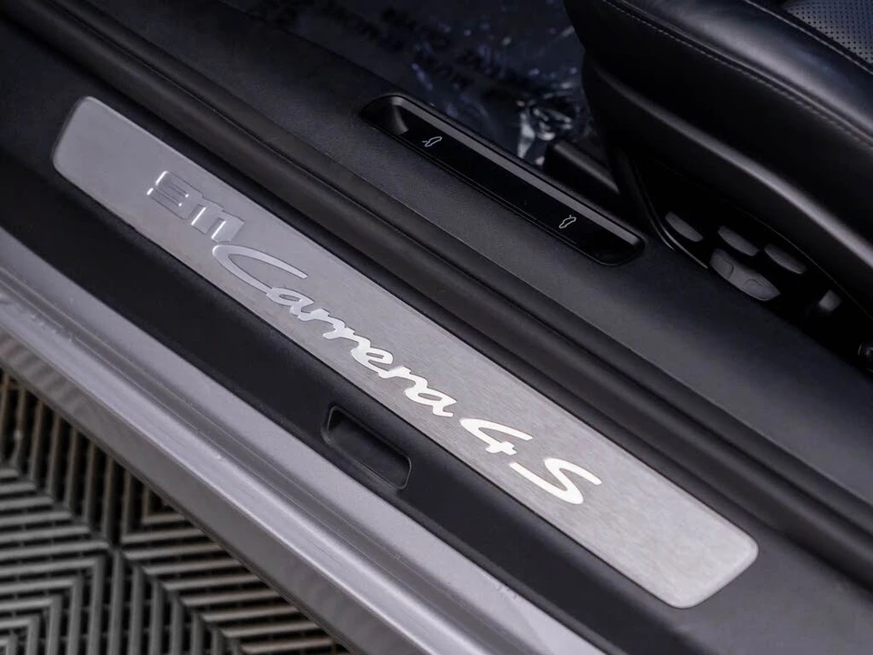 2022 Porsche 992 Carrera 4S - Image 17 of 31