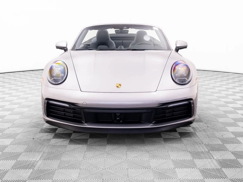 2022 Porsche 992 Carrera 4S - Image 9 of 31