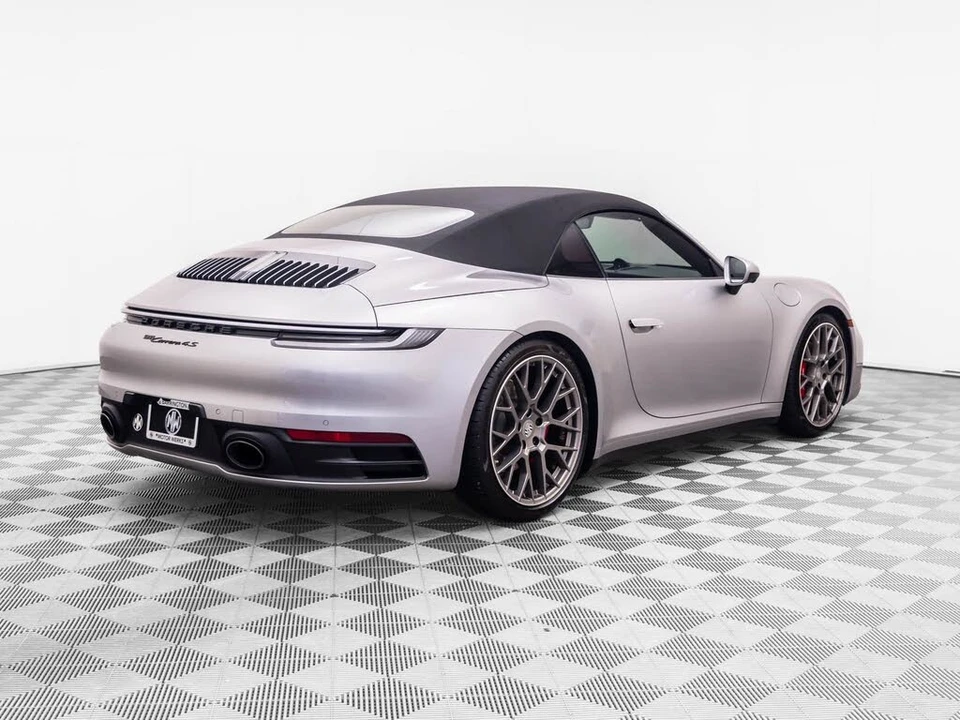 2022 Porsche 992 Carrera 4S - Image 8 of 31