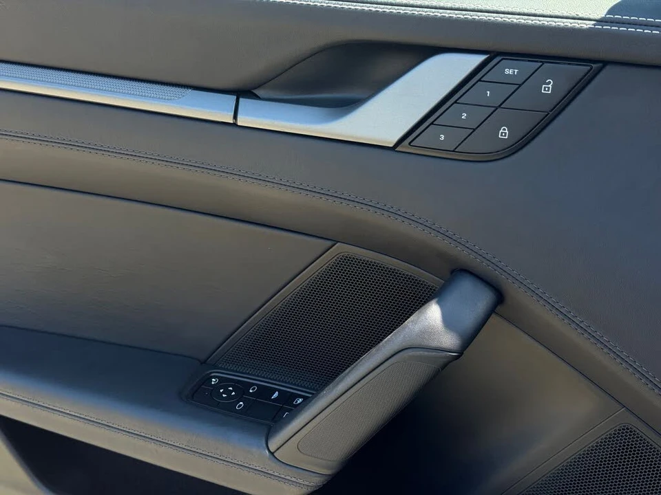 2022 Porsche 992 Carrera 4S - Image 29 of 31