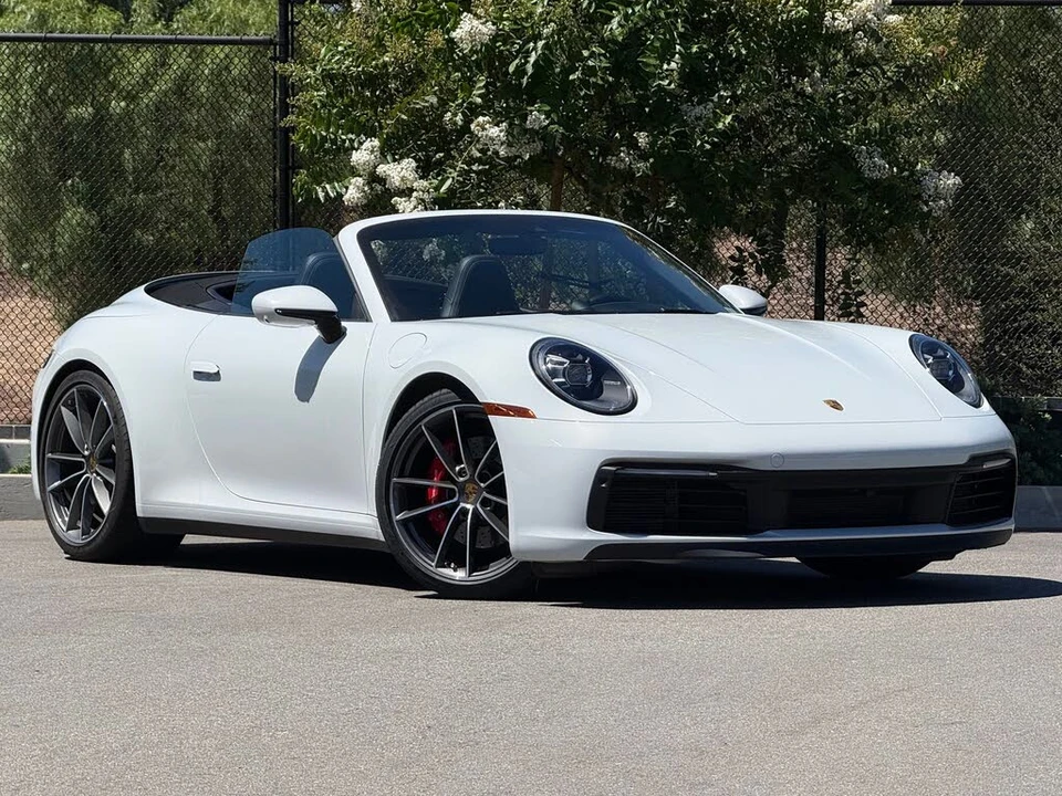 2022 Porsche 992 Carrera 4S - Image 9 of 31