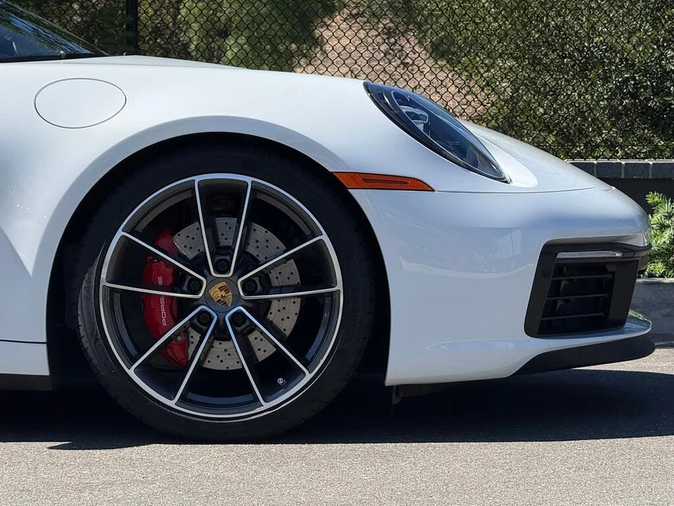 2022 Porsche 992 Carrera 4S - Image 12 of 31