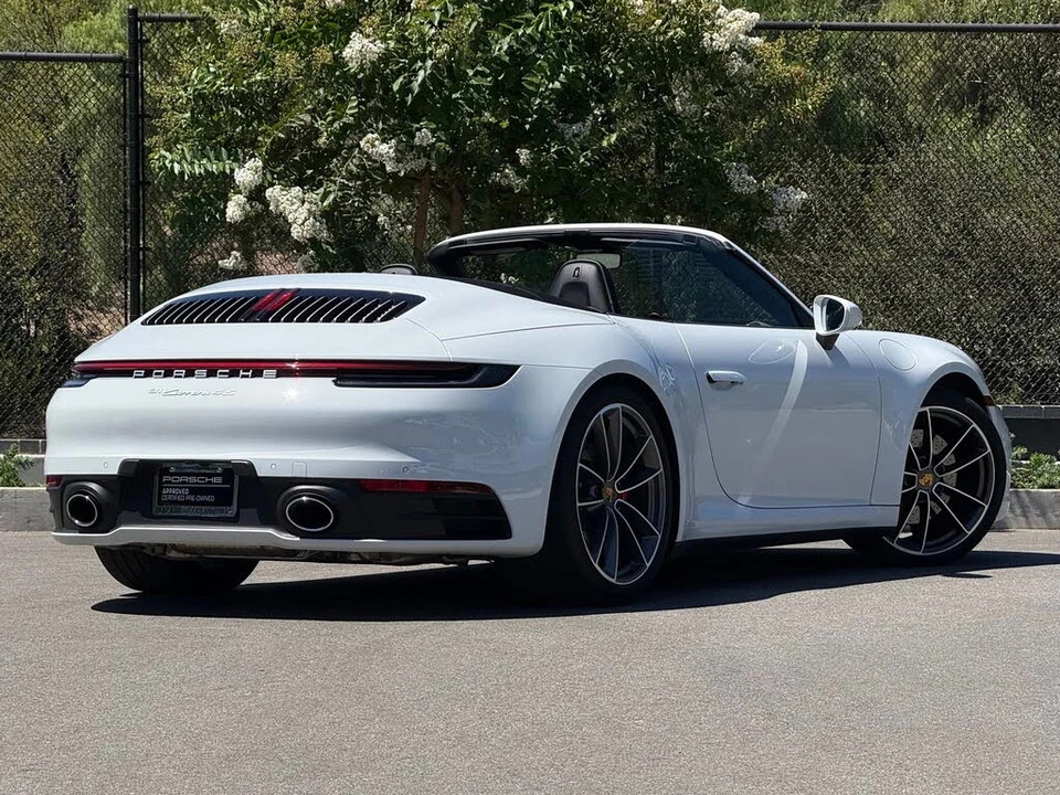 2022 Porsche 992 Carrera 4S - Image 7 of 31