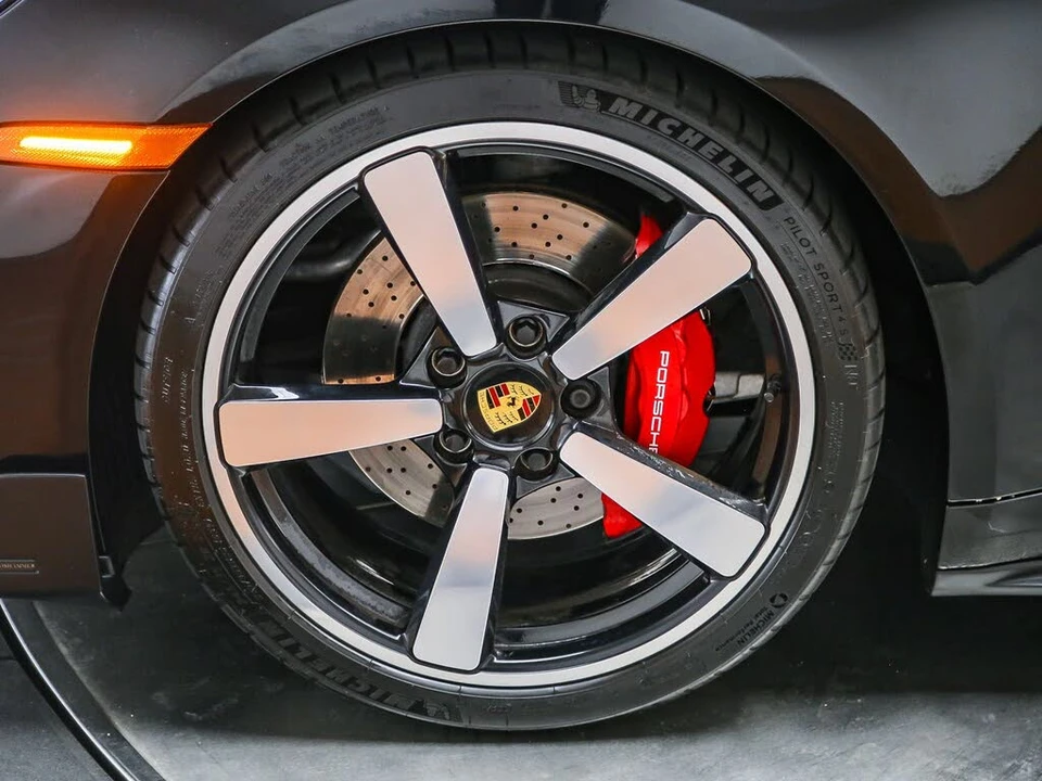 2022 Porsche 992 Carrera 4S - Image 14 of 31