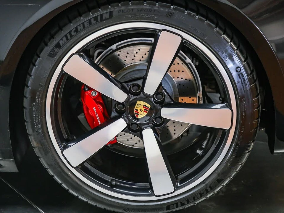 2022 Porsche 992 Carrera 4S - Image 15 of 31