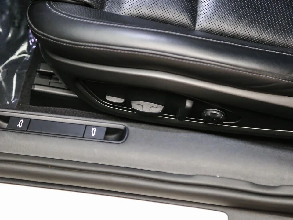 2022 Porsche 992 Carrera 4S - Image 25 of 31
