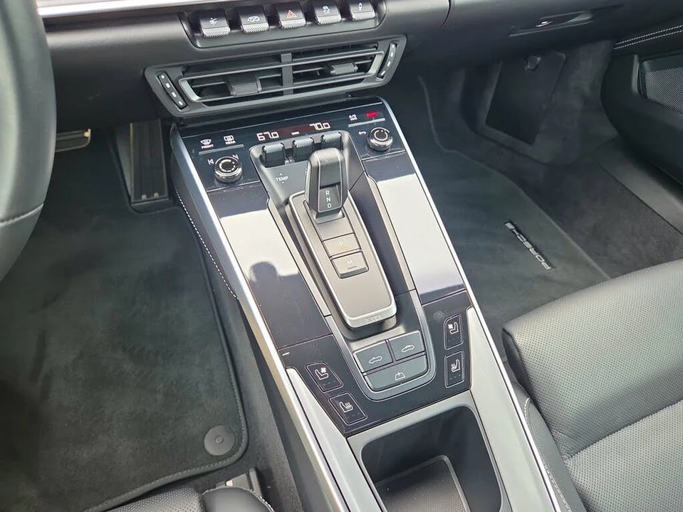 2022 Porsche 992 Carrera 4S - Image 16 of 31