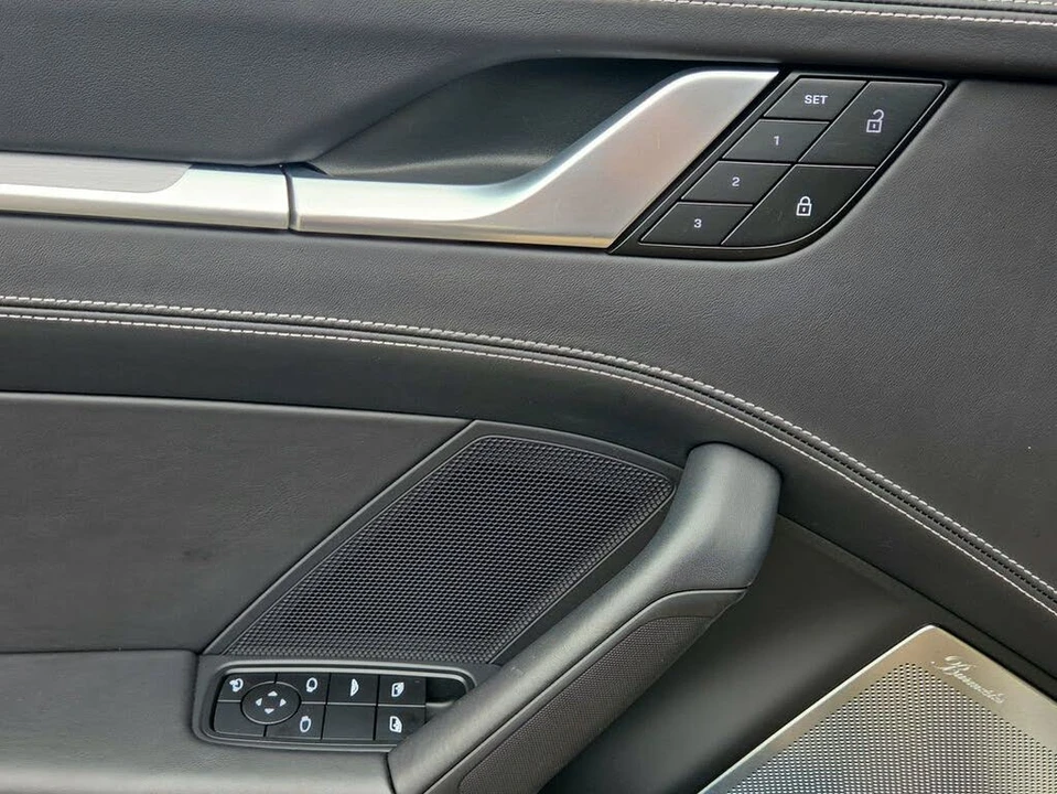 2022 Porsche 992 Carrera 4S - Image 8 of 31